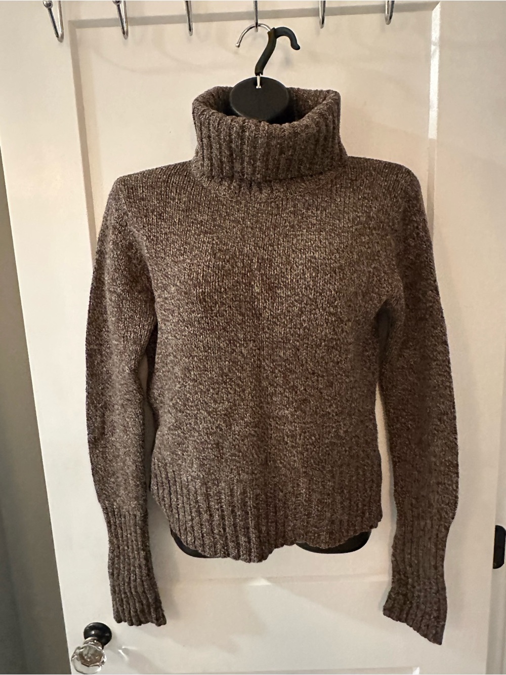 H&M Médium Brown Turtleneck Sweater